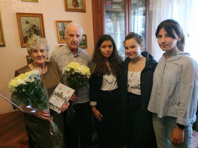 Георгиевцы подарили ветеранам памятную книгу